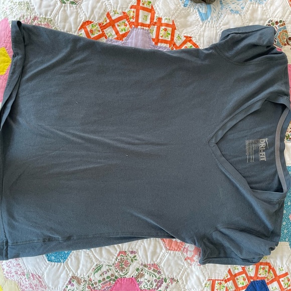 3 bundle Workouts shirts (Nike and underamour) - Picture 6 of 6